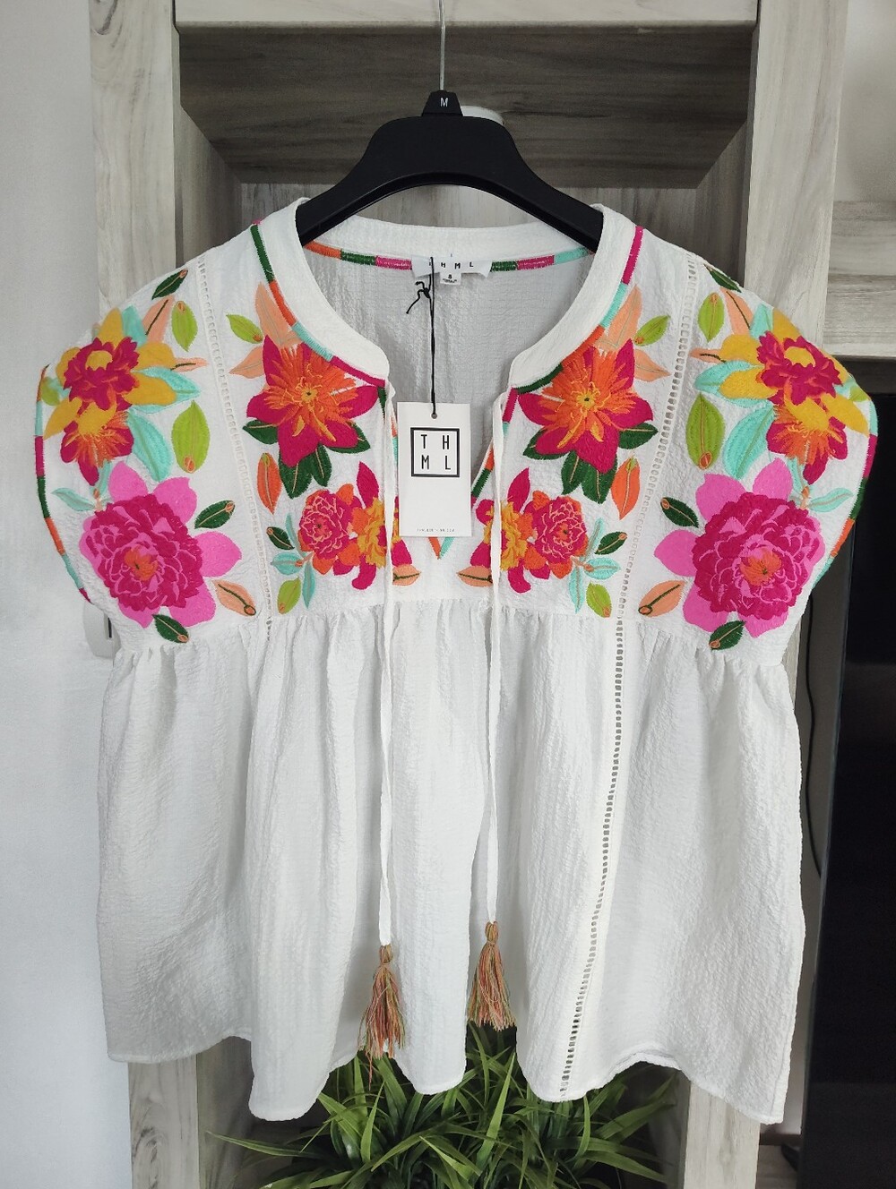 THML White Peasant Top with Pink & Orange Floral Embroidery SZ S New With Tags